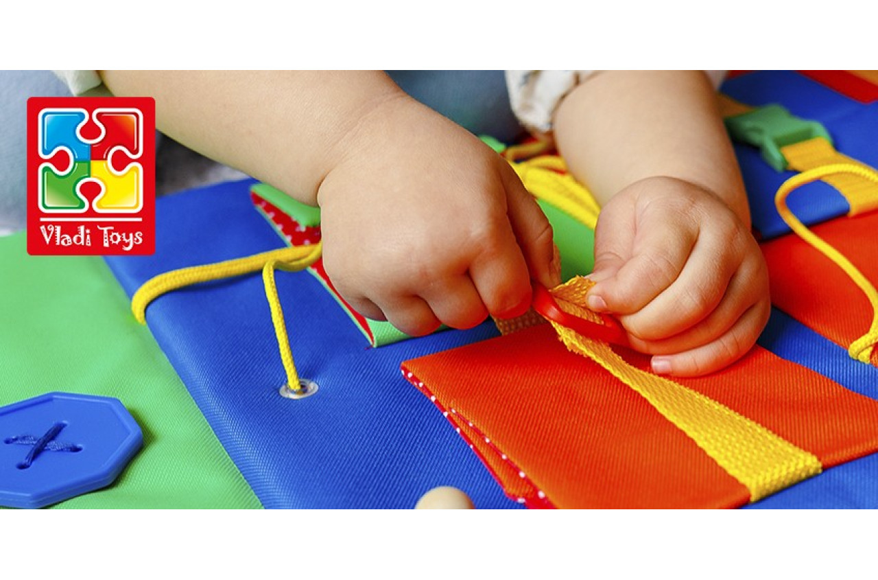 Бізіборд від Vladi Toys та Roter Kafer Бізіборд від Vladi Toys та Roter Kafer